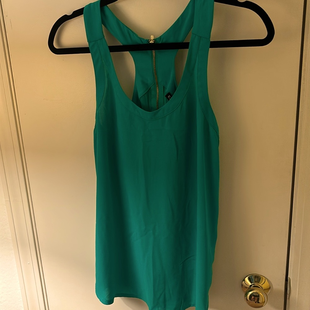 Express razorback top. Kelly green. Size small.
